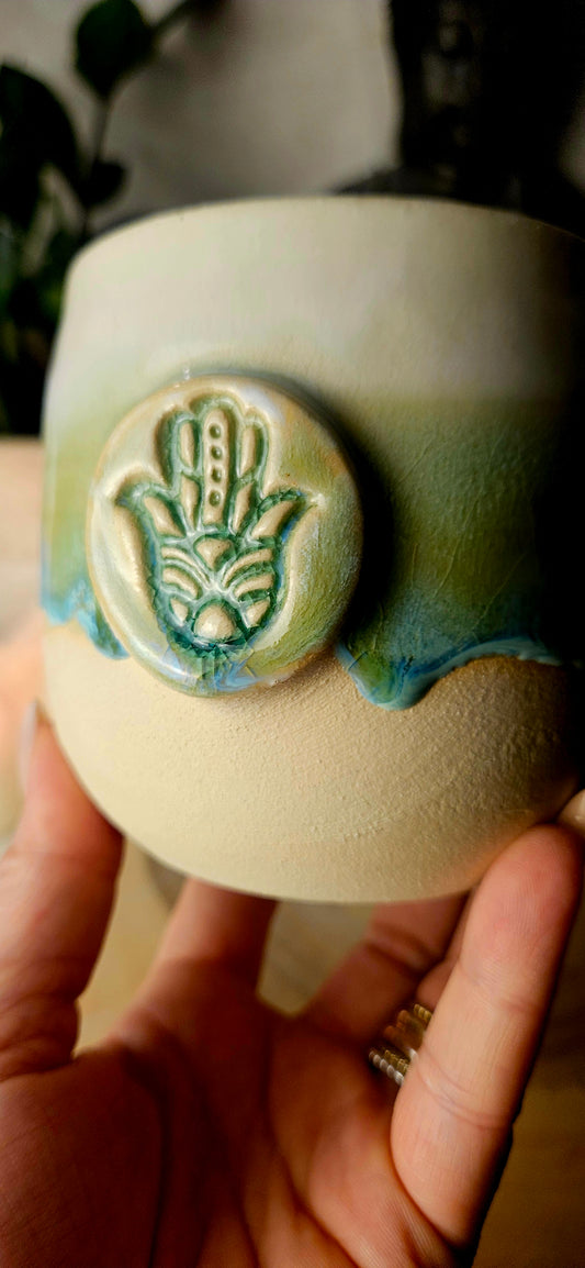 Farbenfroher ,,Hamsa" Hand Becher 💚