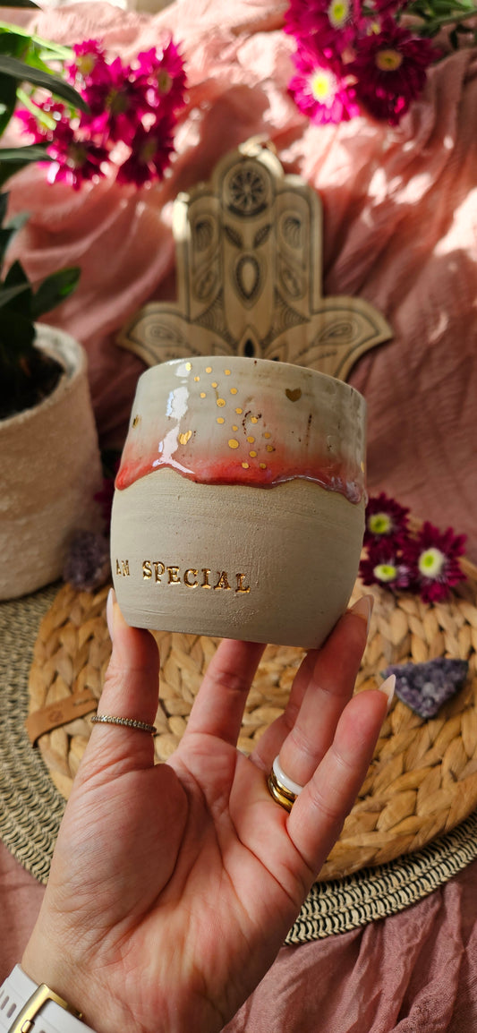 Kraftvoller ,,I am Special" Becher mit Goldherzen 🌷 🫶