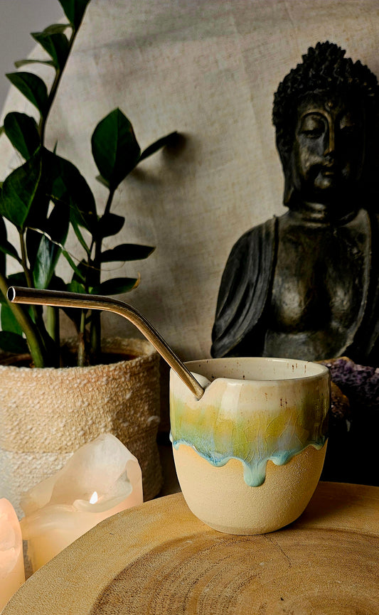 Besonderer Becher mit Strohhalm💚