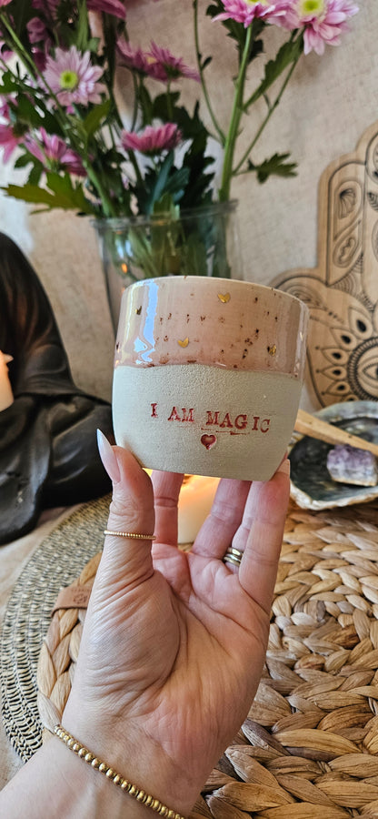 Zauberhafter ,,I am Magic" Becher mit Goldherzen 🫶