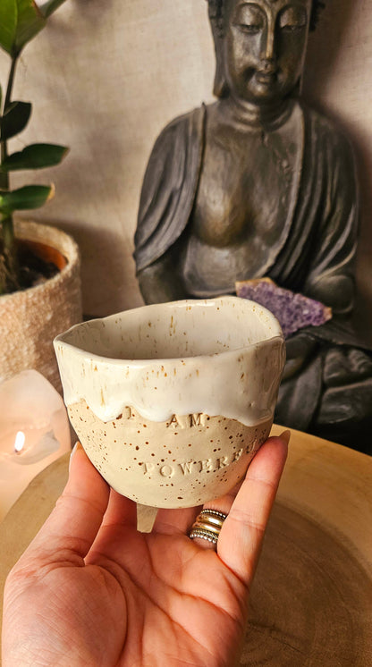 Wunderschöner  handgeformter ,,I am Powerful" Becher🌷