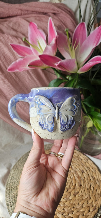 Zauberhafte Schmetterlingstasse in Lila🦋