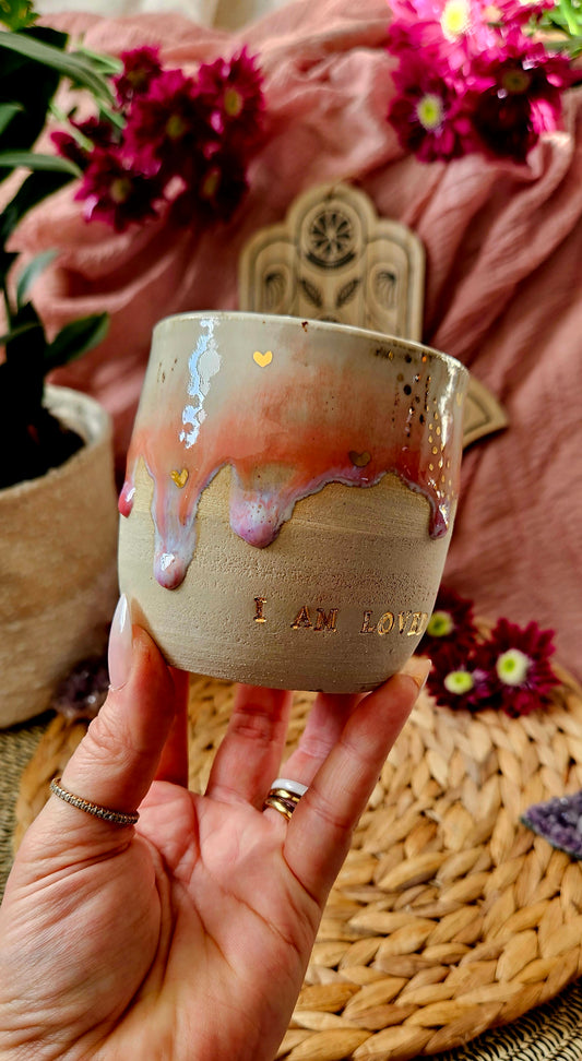 Zauberhafter ,,I am Loved" Becher mit Goldherzen 🌷 🫶