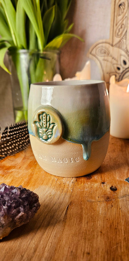 Großer wunderschöner ,,I am Magic" Becher in Grün🫶🌷 B- Ware