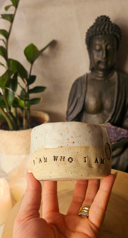 Handgeformter ,,I am who i am" Becher🫶