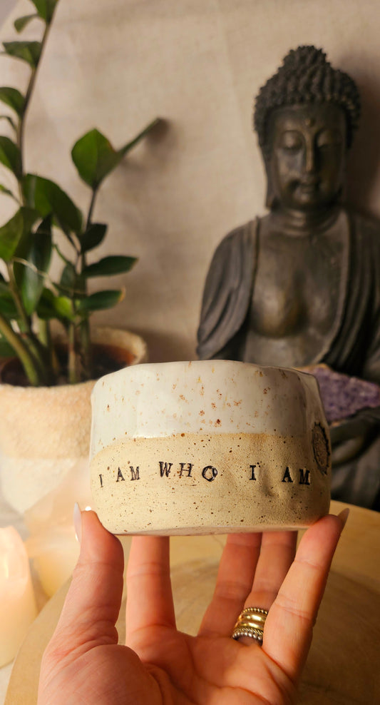 Handgeformter ,,I am who i am" Becher🫶