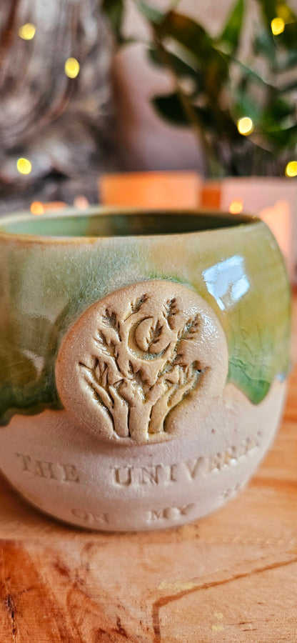 Einzigartige ,,The Universe is on my Side" Tasse 💚